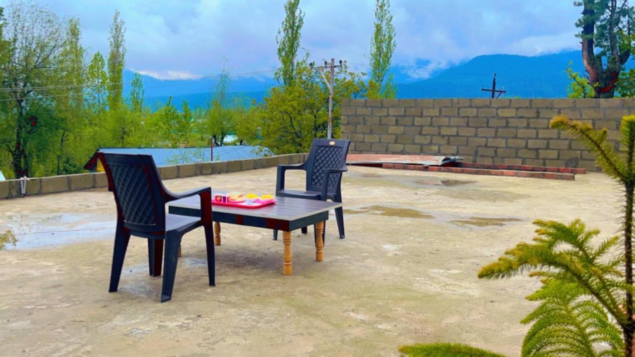 Everest Guest House Gulmarg Eksteriør billede