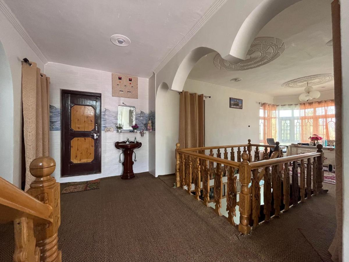Everest Guest House Gulmarg Eksteriør billede