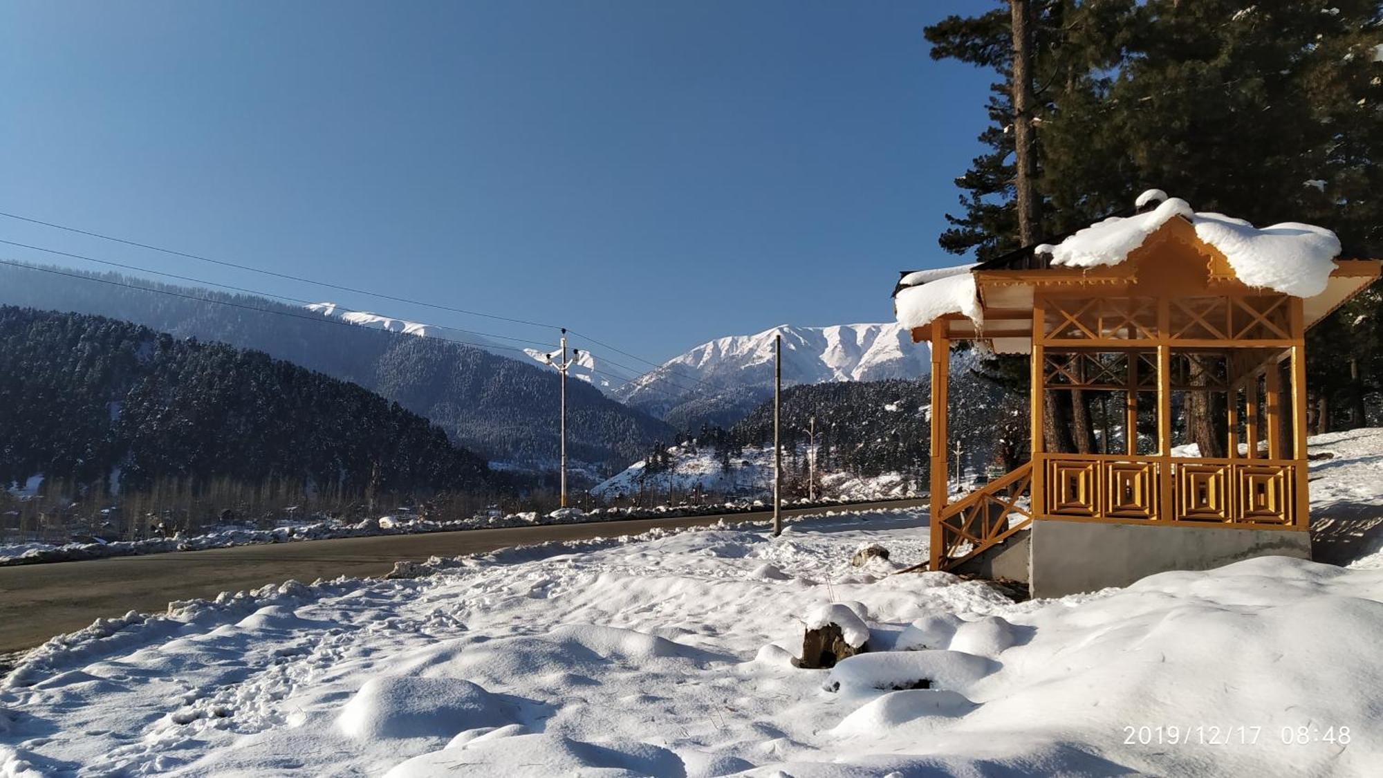 Everest Guest House Gulmarg Eksteriør billede
