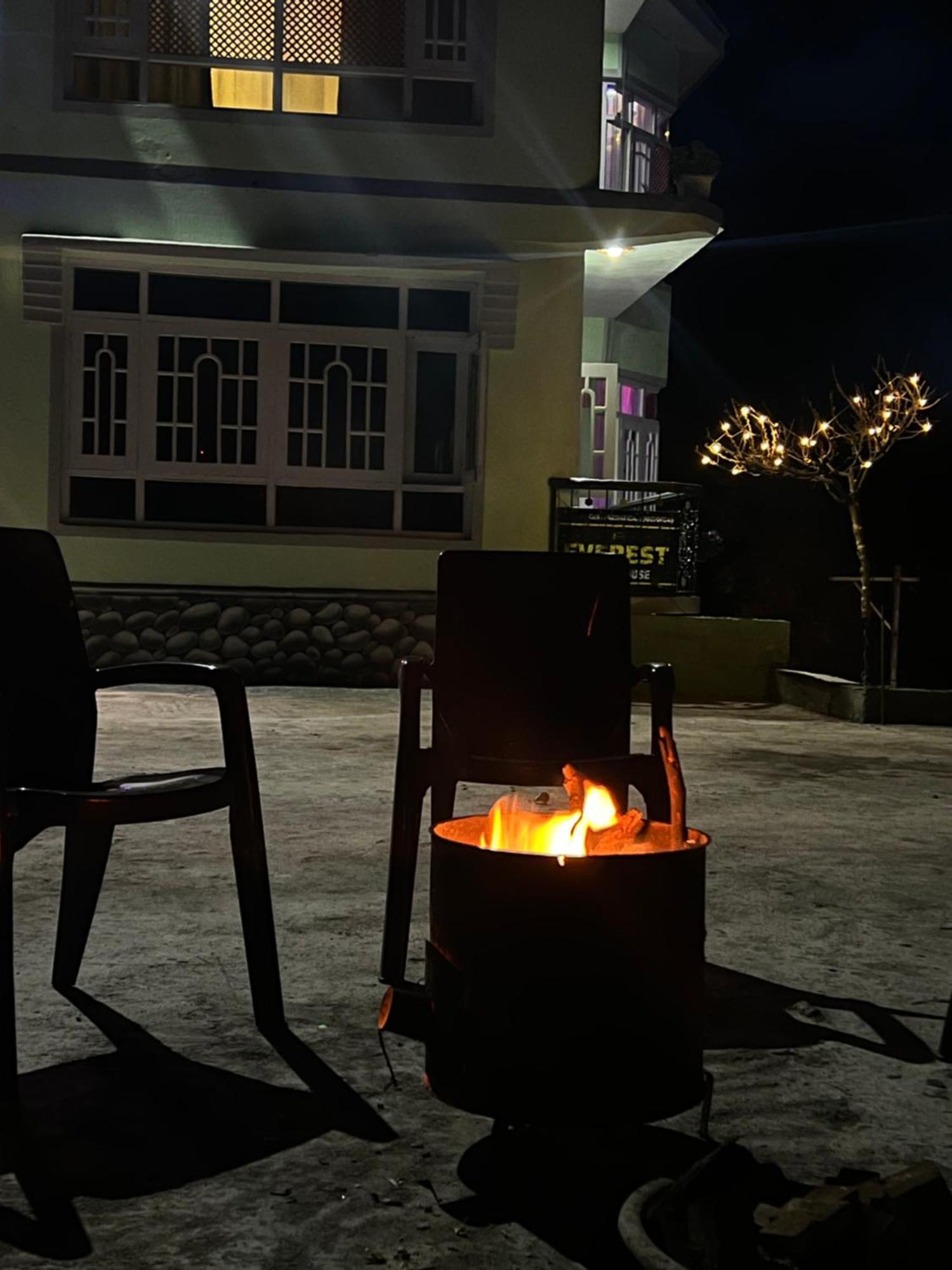 Everest Guest House Gulmarg Eksteriør billede