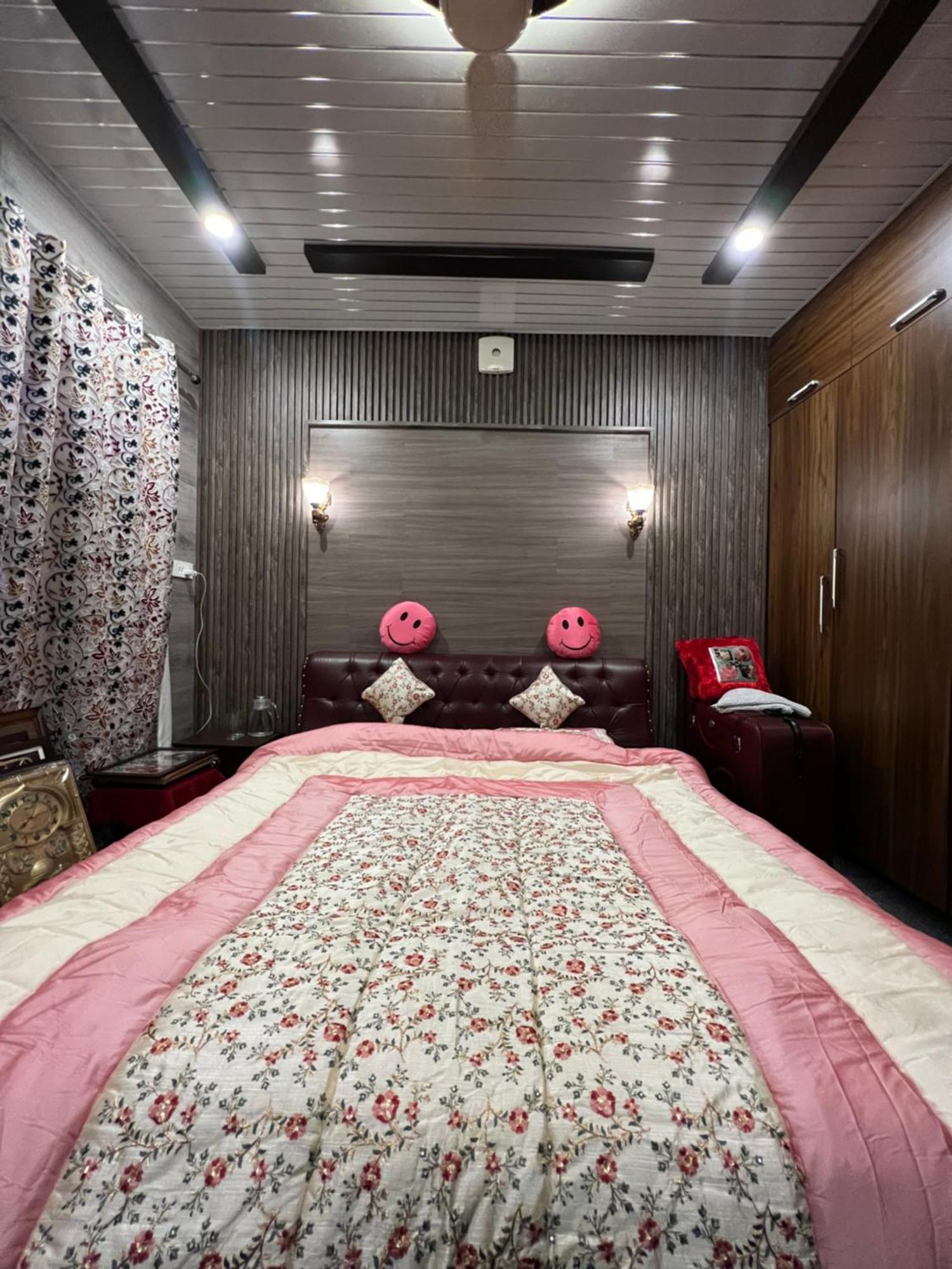 Everest Guest House Gulmarg Eksteriør billede